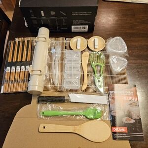 Delamu Sushi Making Kit NIB